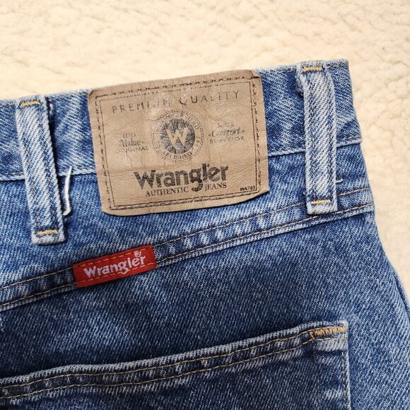 Wrangler 36x30 Medium Wash Regular Fit Straight Leg Denim Blue Jeans Western - Picture 3 of 7